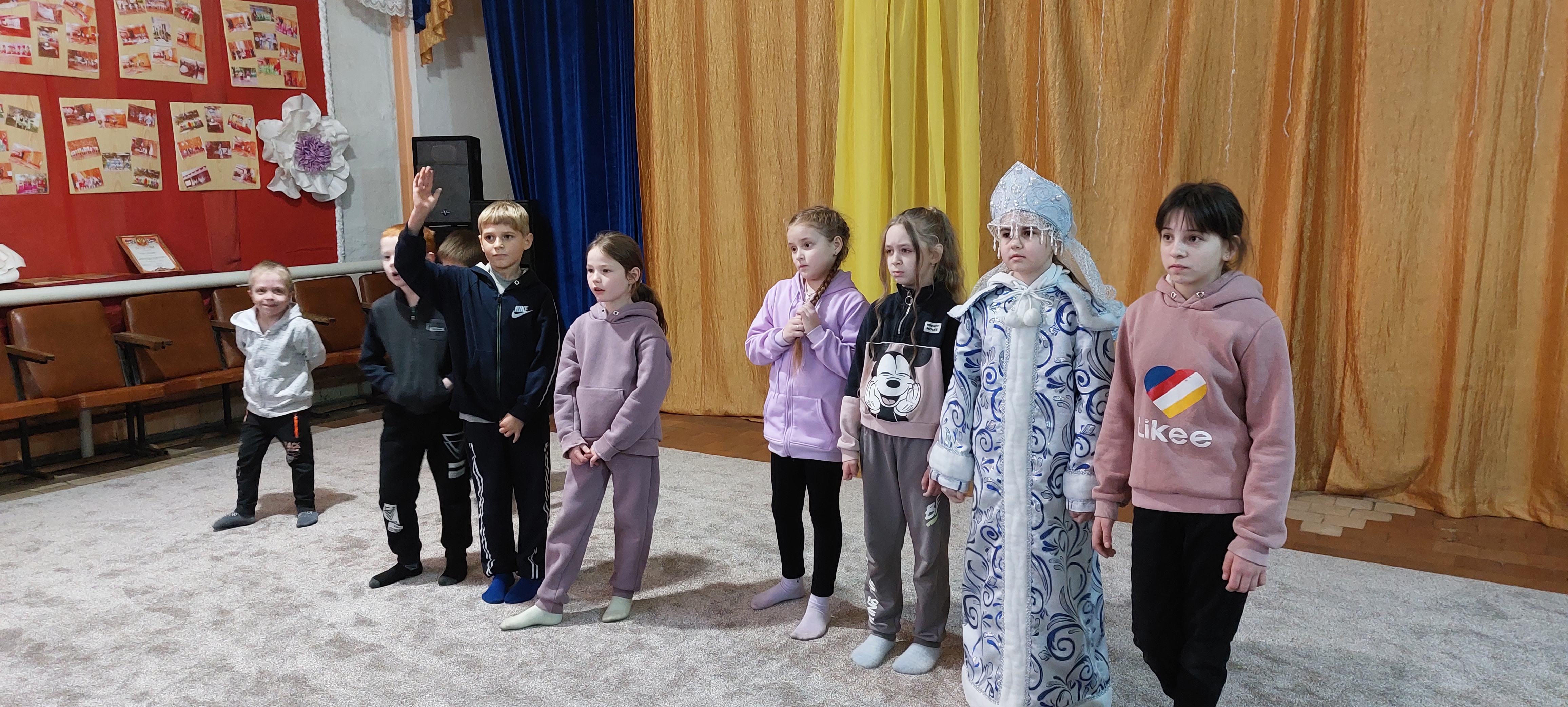 18 ноября работники Высоковского СДК провели игровую программу «День рождения Деда Мороза» для детей..