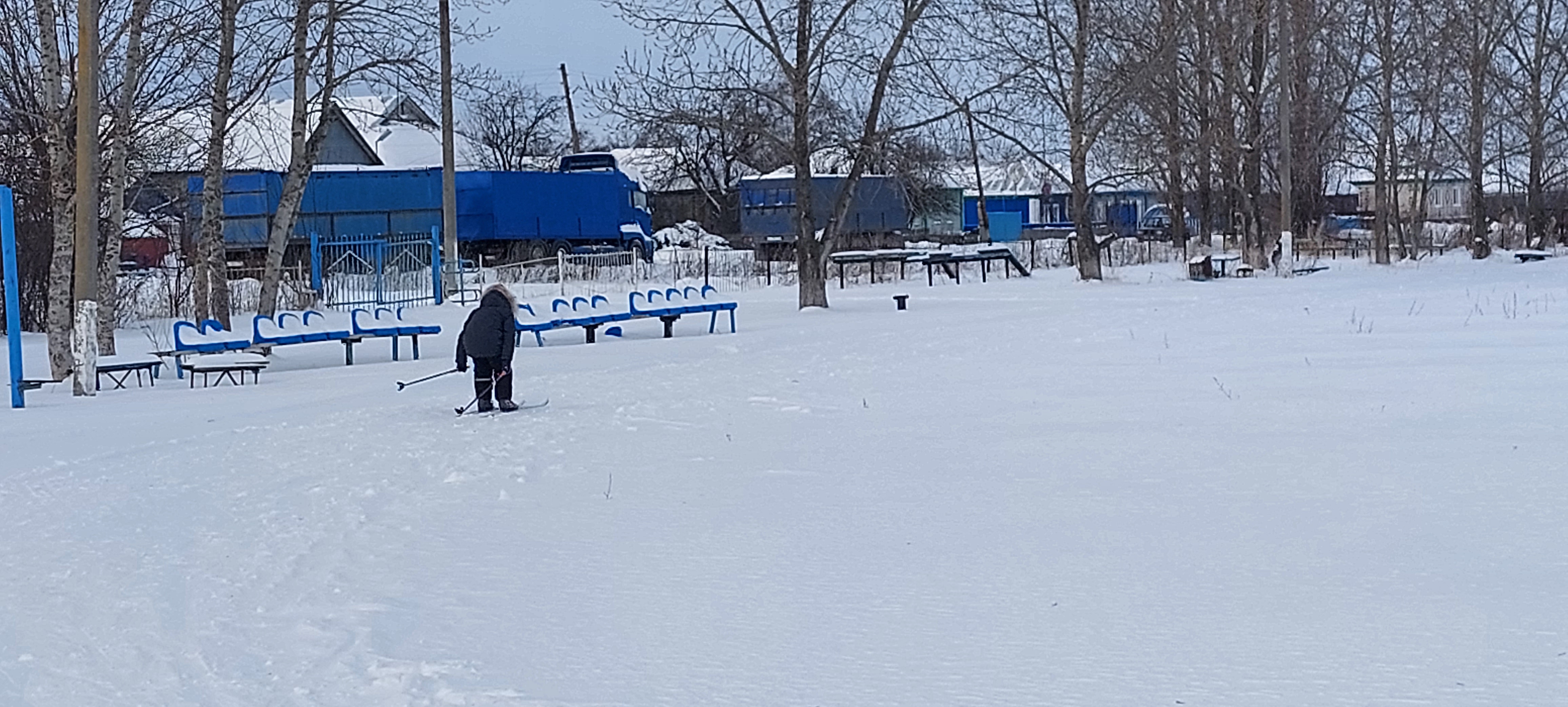 В Высоковском СДК провели семейное катание на лыжах &quot;Снежные забавы&quot;..