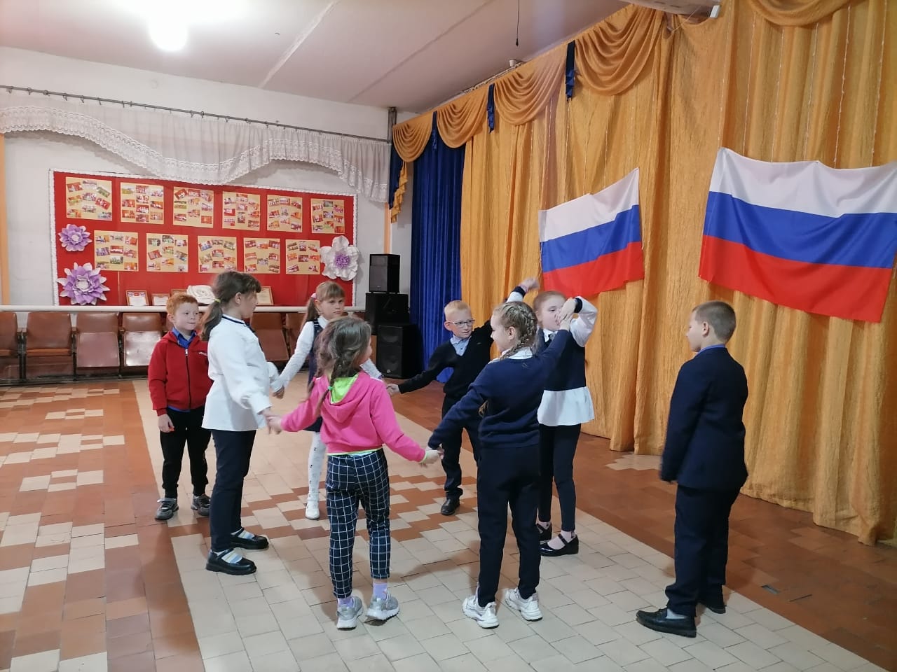 В Высоковском СДК прошло фольклорное мероприятие  &quot;Путешествие в страну забытых игр&quot;..