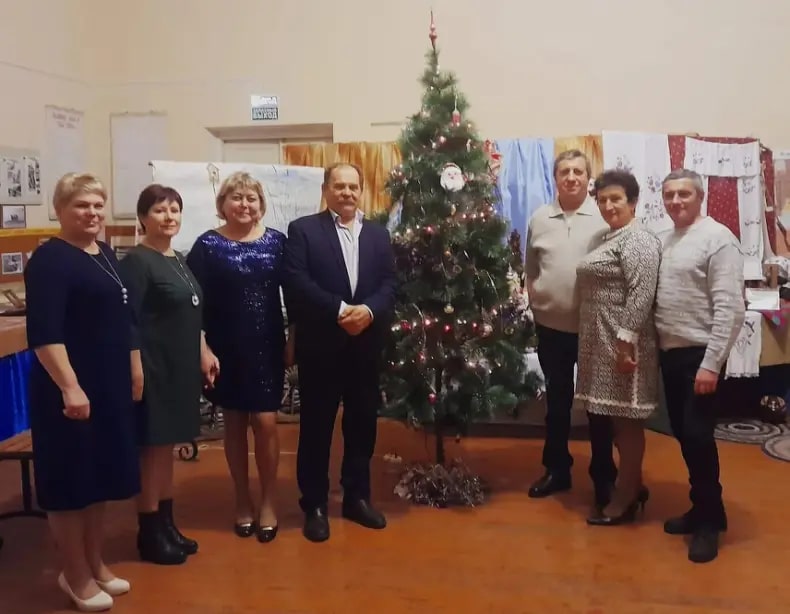 Накануне Рождества Михинская с\\библитотека и Михинский СДК провели досуговые мероприятия, посвященные светлому христианскому празднику..